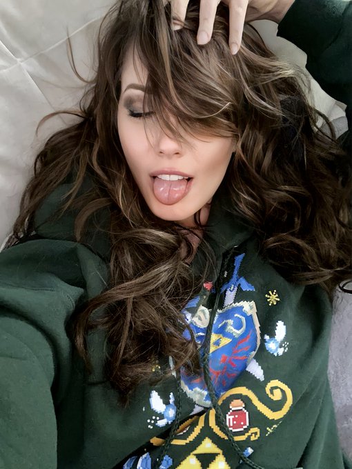 Favorite video game? GO! 🎮 https://t.co/QaJaNkXTV9