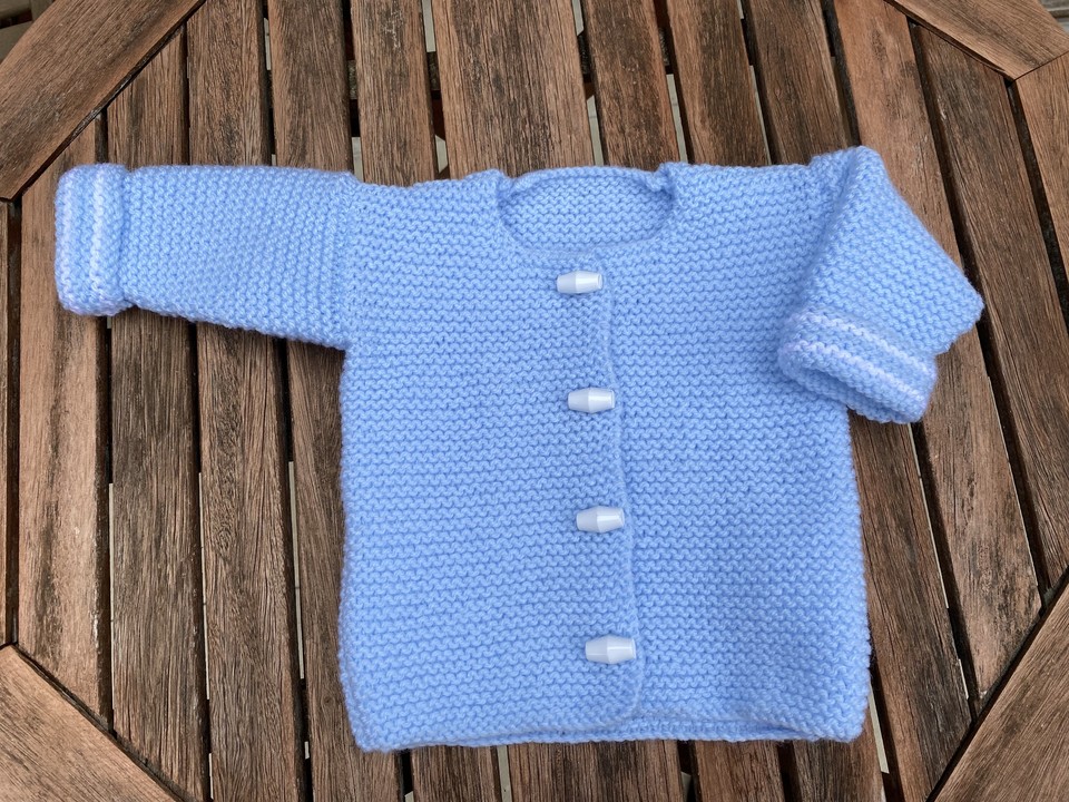A new addition to my baby knits. Available on a made to order basis in the colour of your choice 😊 Help to beat the chill this autumn and winter! etsy.me/3wXKSJR #MHHSBD #firsttmaster #ukmakers #UKCrafters