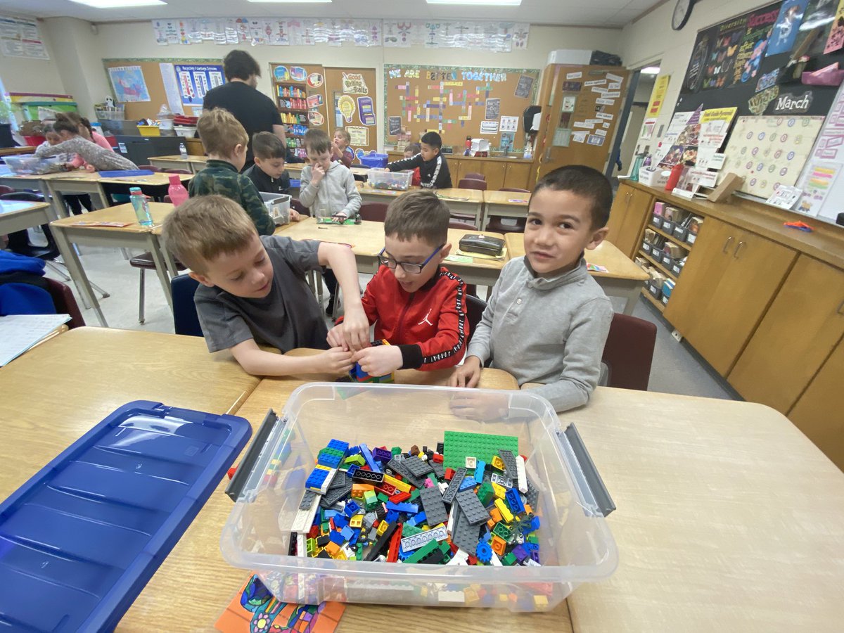 Our Grade 1’s had soooo much fun building and then explaining how their Leprechaun 🍀 traps work!! #LEGO <a href="/JAMMustangs/">McWilliam Mustangs</a> <a href="/MrsPizzuto/">Mrs. L. Pizzuto</a> <a href="/BrentMortenson/">Morty</a>