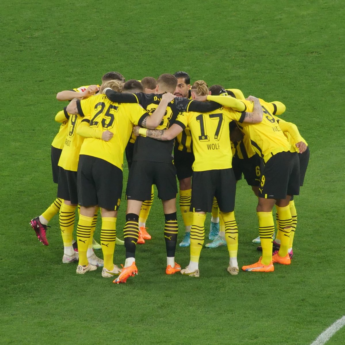 Teams who haven't lost a single game in their respective leagues (top 5 leagues) in 2023:

Borussia Dortmund.

End of list.

• 10 games
• 9 wins
• 1 draw
• 28/30 points
• 30 goals scored
• 10 goals conceded

Unit.