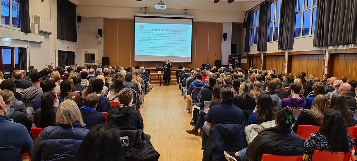 Y12 great turnout for the HE Evening tonight. @TheRoyalLatin