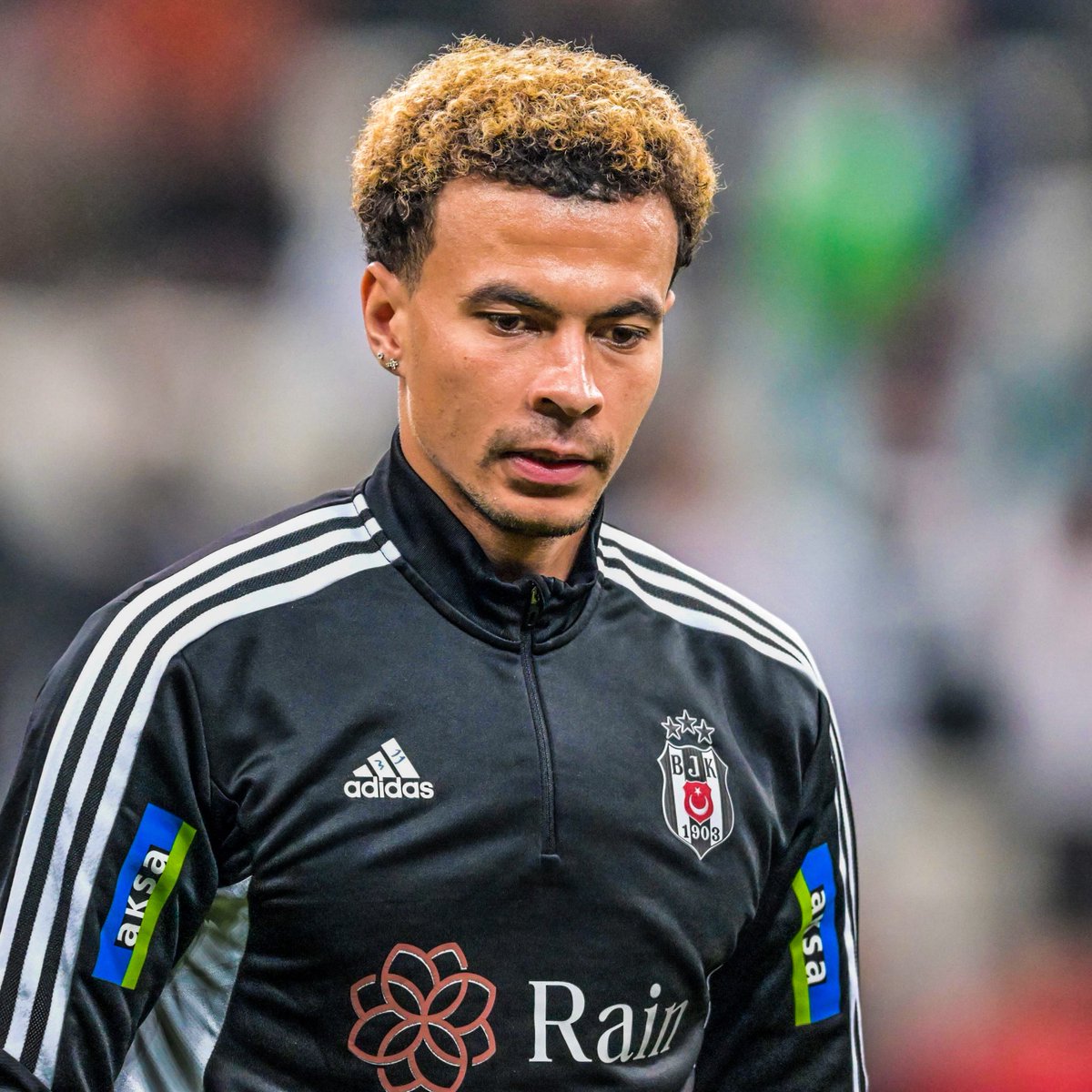 NelsoN👑 on Twitter "Bro wtf happened to Dele Alli? He was so bright. 😭"