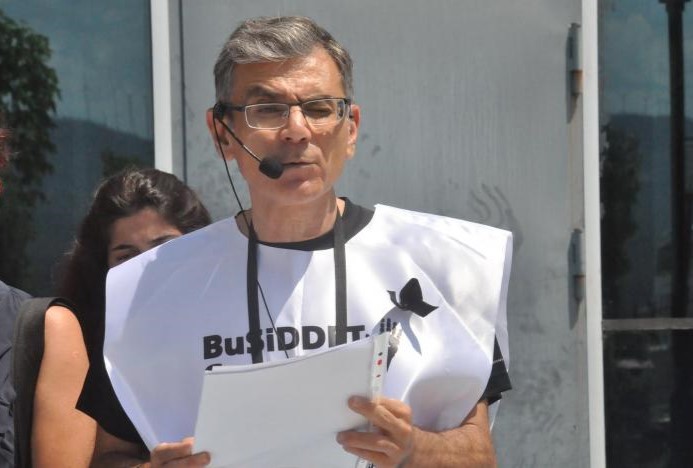 Meslek yaşantım boyunca kamucu, herkes için eşit, ulaşılabilir ve parasız sağlık hizmeti sunumunu ilke edindim. Aydınlık, eşit, özgür, laik, sosyalist bir ülke umuduyla  ben de TKP Çanakkale milletvekili adayıyım!
#1oyErdoğanGitsinDiye1oyTKPye
#TKPGelirHerŞeyDeğişir 
<a href="/tkpninsesi/">TKP</a>