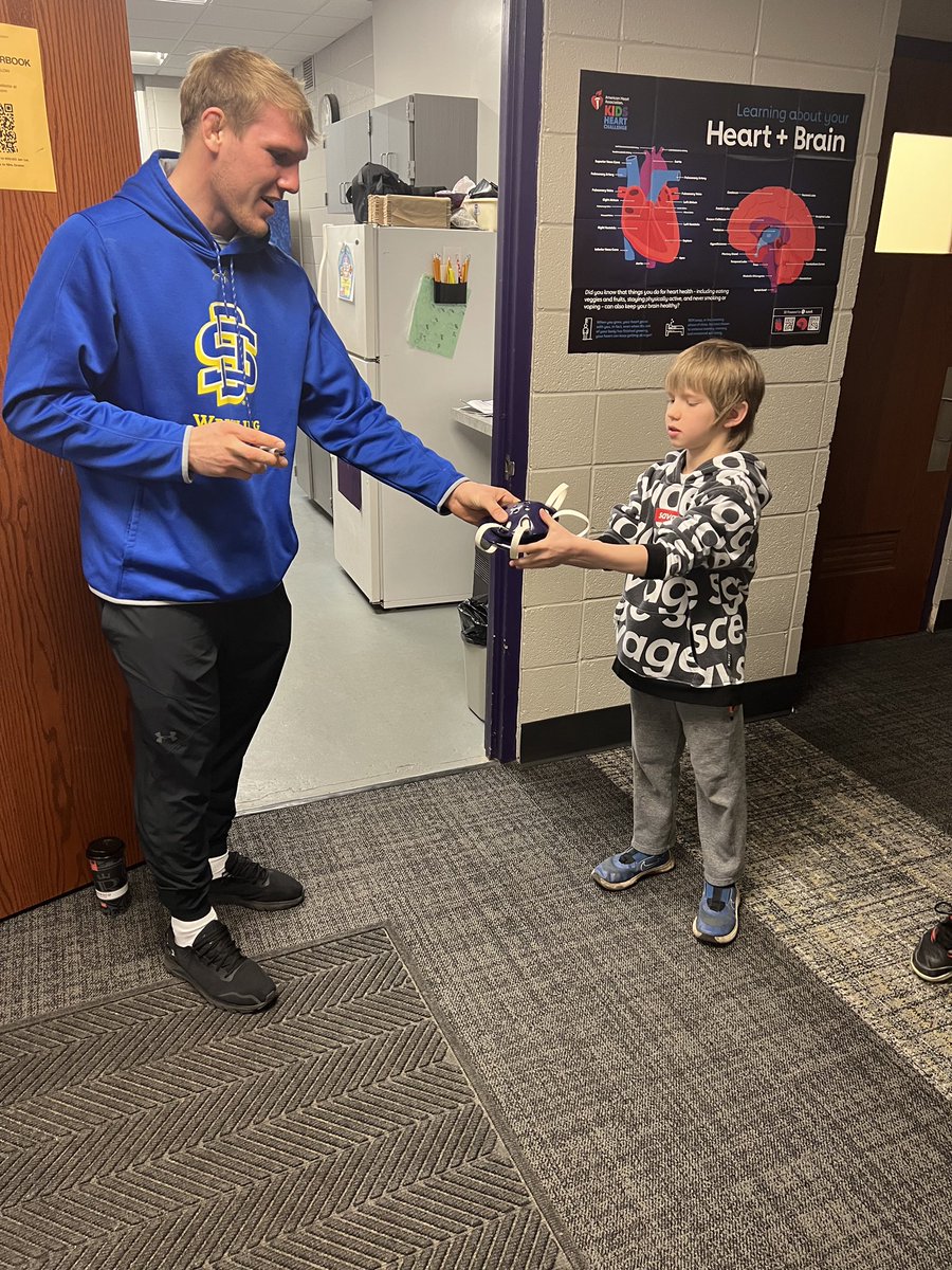 ALB_Wrestling's tweet photo. @T_Sloaner making a visit back home to sign some autographs and hand out t-shirts. @GoJacksWrestle https://t.co/VhqC1hwO3q