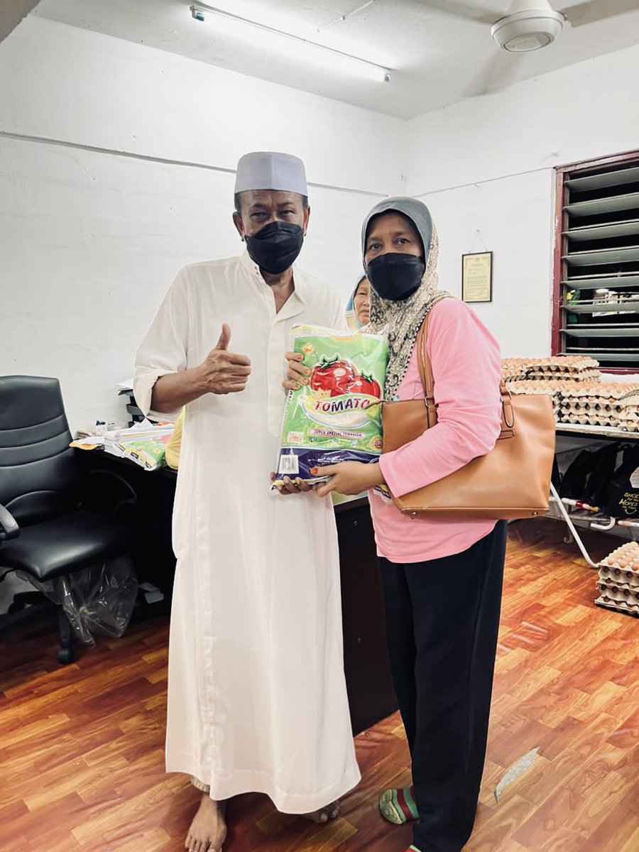 Happy Bank tweet media