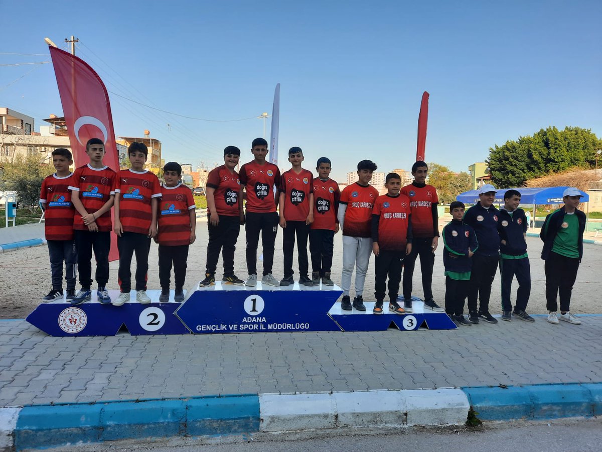karatasmem1's tweet photo. Tuzla Ortaokulu  Öğrencilerinin Spor  Başarıları;
T.C. GENÇLİK VE SPOR BAKANLIĞI'nın düzenlemiş olduğu "Okul Sporları Etkinlikleri" kapsamında Tuzla Ortaokulu öğrencilerimiz yine yüzümüzü güldürdü. https://t.co/QNKkWTpAi5