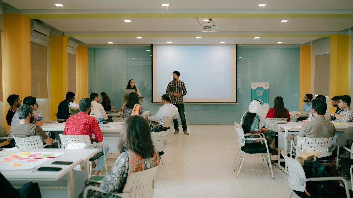 ApProsperity's tweet photo. A sneak peek into the #SynergyBootcamp we recently wrapped up at #COMSATSUniversity, #Islamabad. #Entrepreneurs honed their skills in business and financial modeling & pitch making.
We will stay in touch with all entrepreneurs and continue sharing more exciting opportunities. https://t.co/7vCTb4H5k0