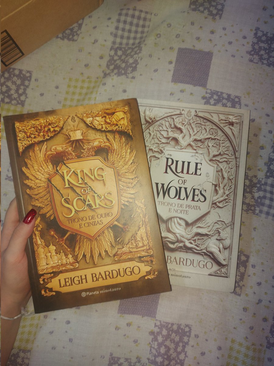 Chegou os livros e eles são mais lindos do que eu esperava aaaa