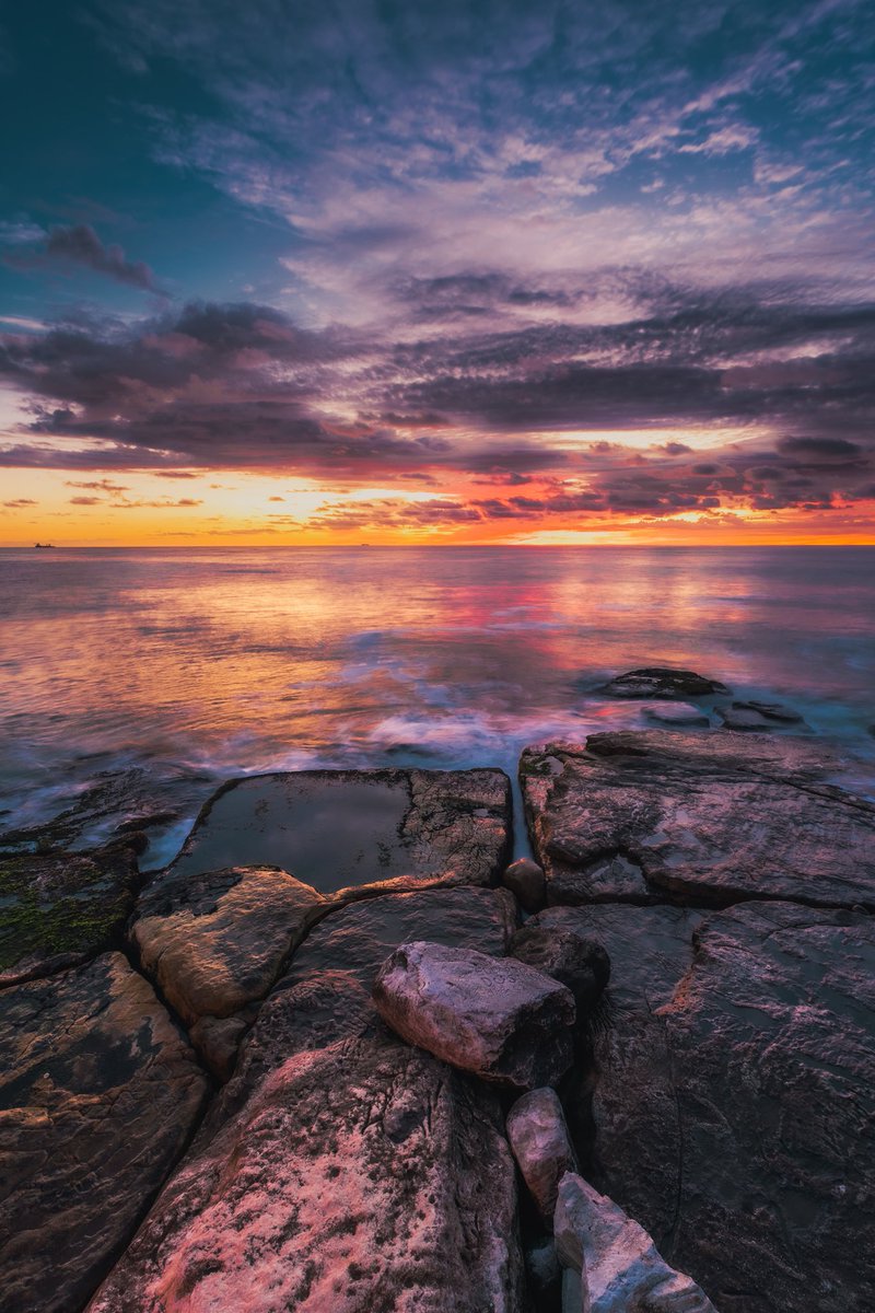 Chrisbagna's tweet photo. Amanecer de la Ostia 
GM https://t.co/7FgNdfnZkE