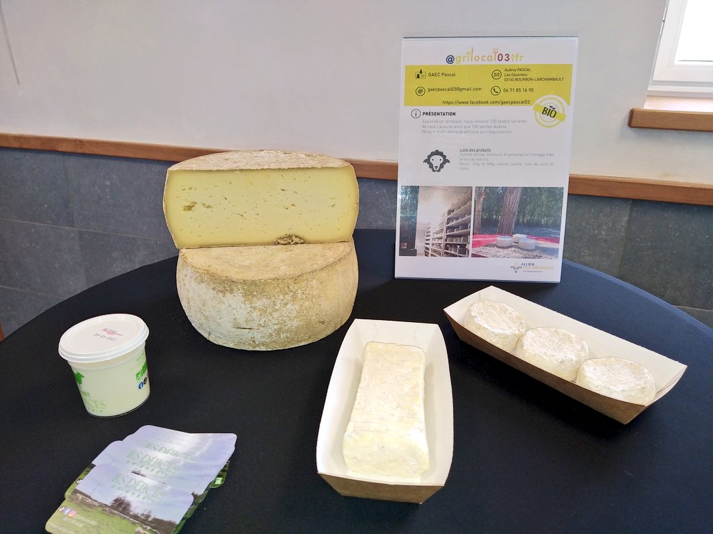 claude_riboulet's tweet photo. 🥚🧀🥣Forum #agrilocal à Louroux-de-Beaune, organisé par le @Allierdpt, pour mettre en contact les professionnels de la restauration scolaire, notamment les cuisiniers des collèges, et les producteurs locaux #bourbonnais. Merci au Maire M. Jaligot pour l'accueil de cet événement https://t.co/G5gJFU3JEO