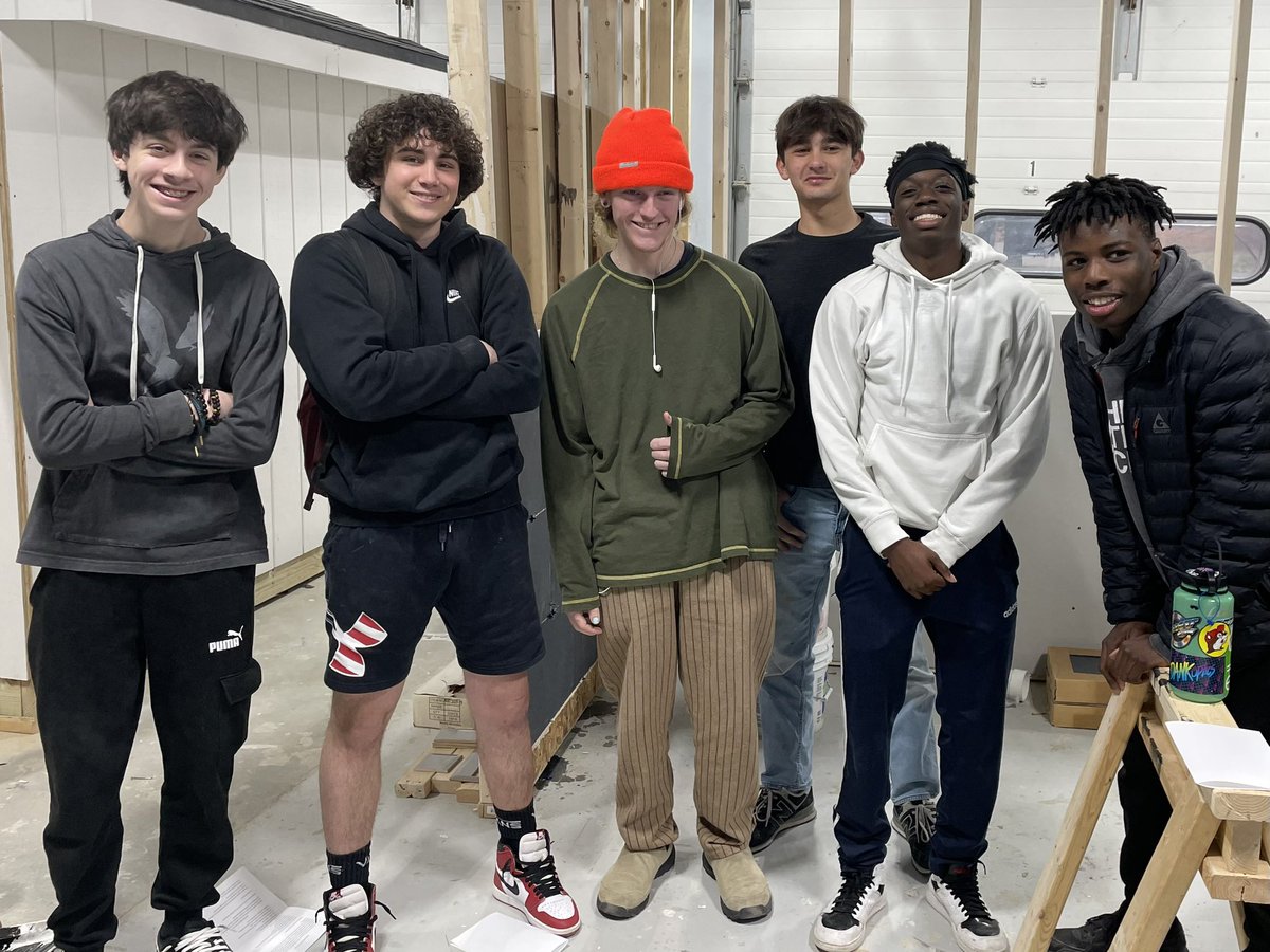 ChsEarly's tweet photo. Conner homebuilder students at The Enzweiler Building Institute. https://t.co/68YwygUUIe