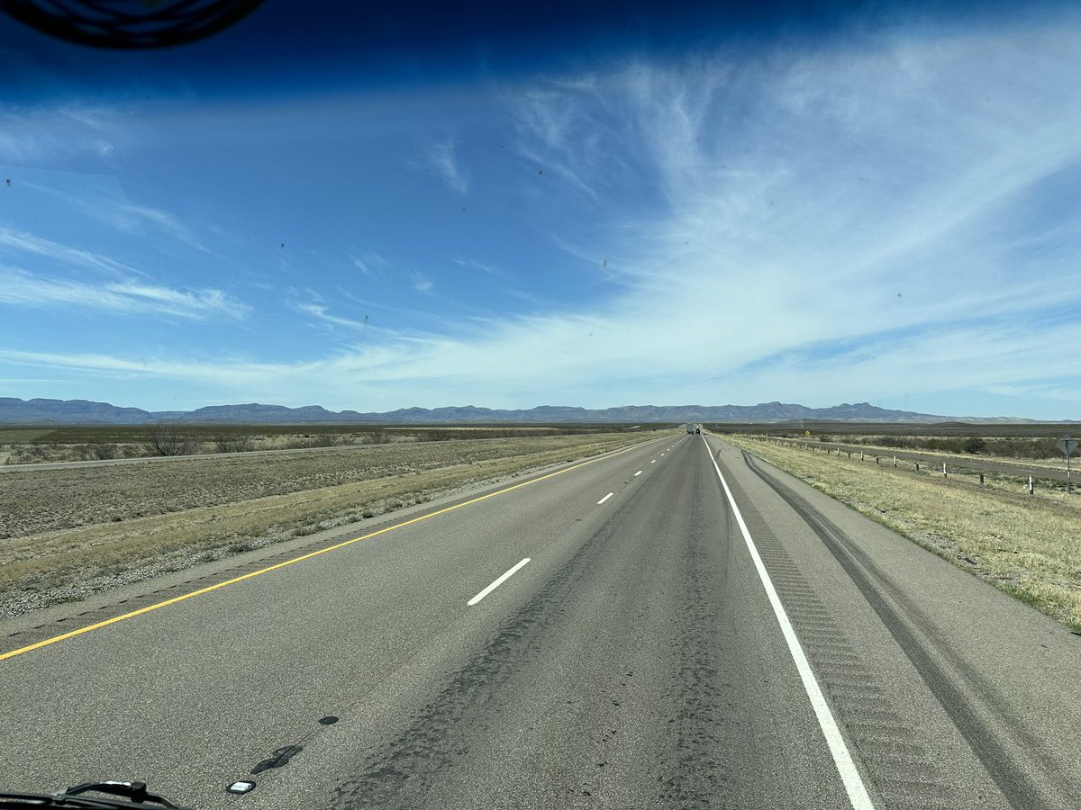 Pineapples in Paradise - The Vacation Rental NFT tweet media