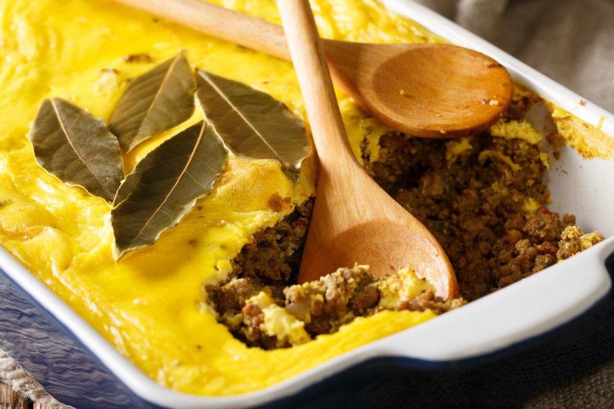 Symply___peace's tweet photo. Bobotie is a popular South African dish with a long history. It was inspired by Indonesian and Malaysian foods that came to South Africa with Dutch traders hundreds of years ago. https://t.co/Rwu7EcroEK