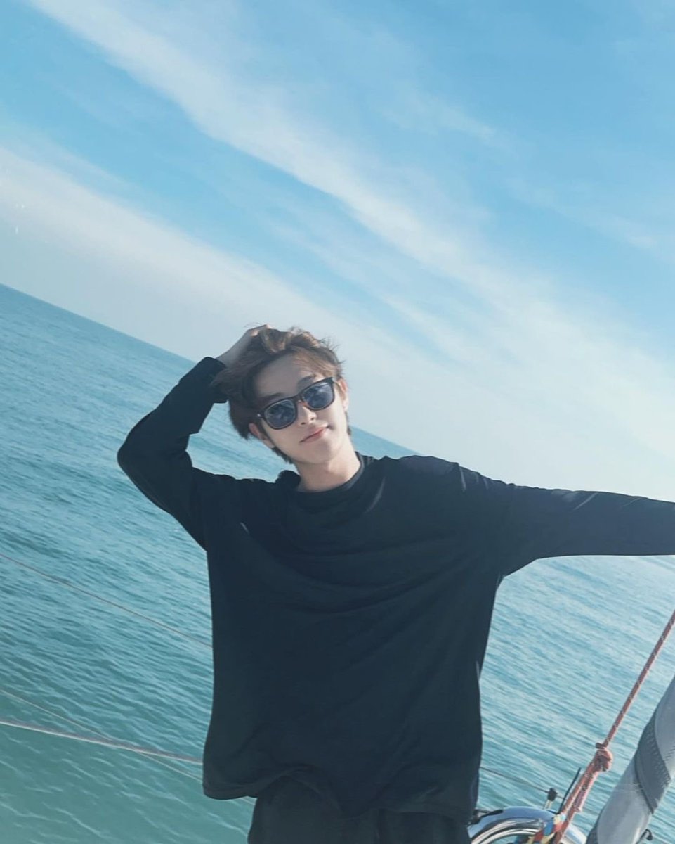 #renjun birthday giveaway [ph only]
 
1 winner of sealed candy pb, free sf

~ like &amp; rt
~ reply fave renjun photo + tags
~ ends Mar23 11:23PM

#Golden323RenjunDay
#DearMarchBoyRenjun
#HAPPYRENJUNDAY 
#그리고_또있지또있지_런쥔이_생일