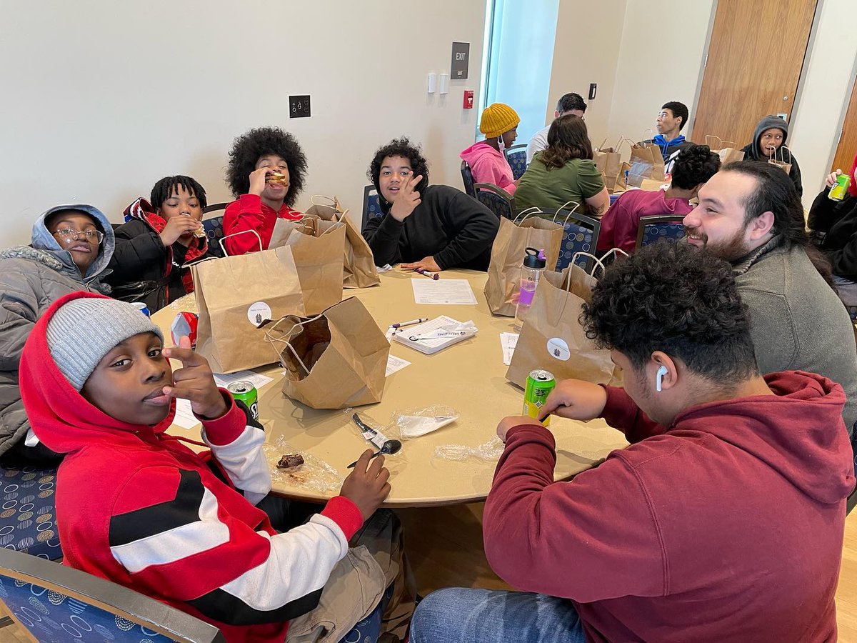UAlbanyEdu's tweet photo. Middle school students lunch and learning with #UAlbany students and staff! Thanks to @UAlbanySSW @EOPualbany @REDBookshelfOrg @UAlbanyMBB for joining us! #libertypartnershipsprogram https://t.co/fVUvOYVSv5