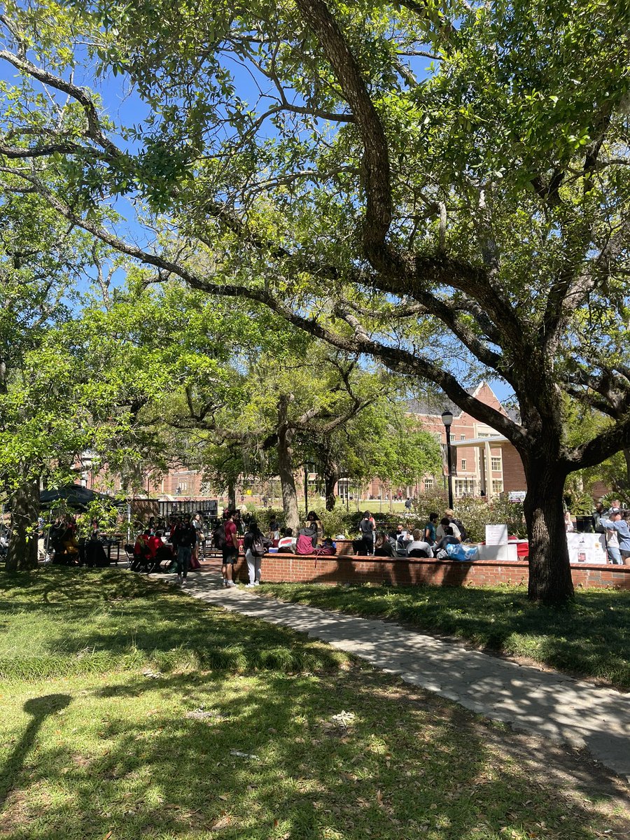Come by our Market Wednesday table to learn about how we can help you with your writing! (And for free stickers, duh.) 🌿☀️

Special thanks to our consultants Emilio, Maggie, and Lauren for holding down the “fort-table.” 🥰