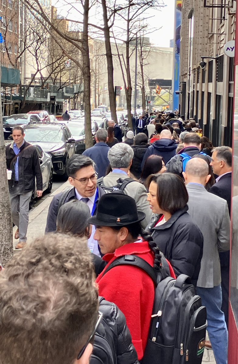 What’s this? A hot new Broadway show? Nope. This is the queue for badges to get in #UNWaterConference2023! Trying to make the best of it by meeting some great #WaterAction colleagues. <a href="/UN_Water/">UN-Water</a>