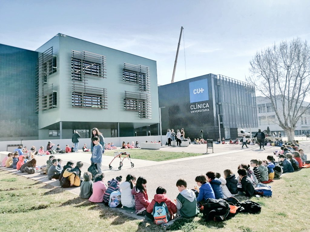 EAnglesola's tweet photo. Avui #EI5 i #2n han passat el dia experimentant a la @UManresa al #Lab0_6 i al #Lab0_8. Comenceu a tremolar @CosmoCaixa_CAT que pugem trepitjant fort! https://t.co/2vzv9AXMzR