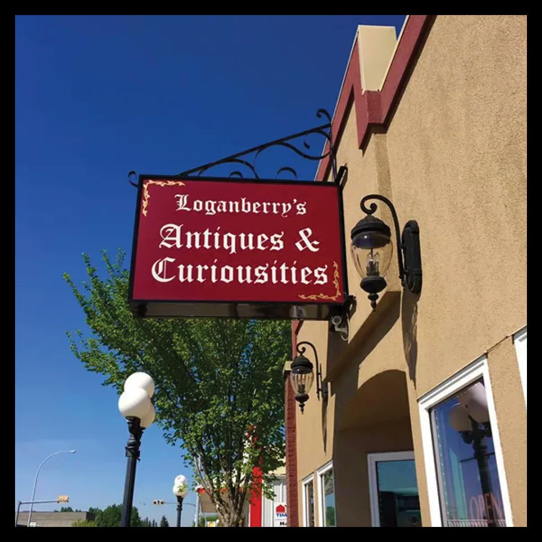 discoverleduc's tweet photo. ROADTRIP! The sun is shining and the roads are clear—head out to the beautiful town of Calmar and say hi to Wendy + Dawn at @loganberrysantiques_. Find antiques, treasures + stunning quality outfits in their boutique Franki &amp; Jojo’s.#DiscoverLeducRegion
https://t.co/vaqDcAnKPq https://t.co/QjJY0ZC6FX