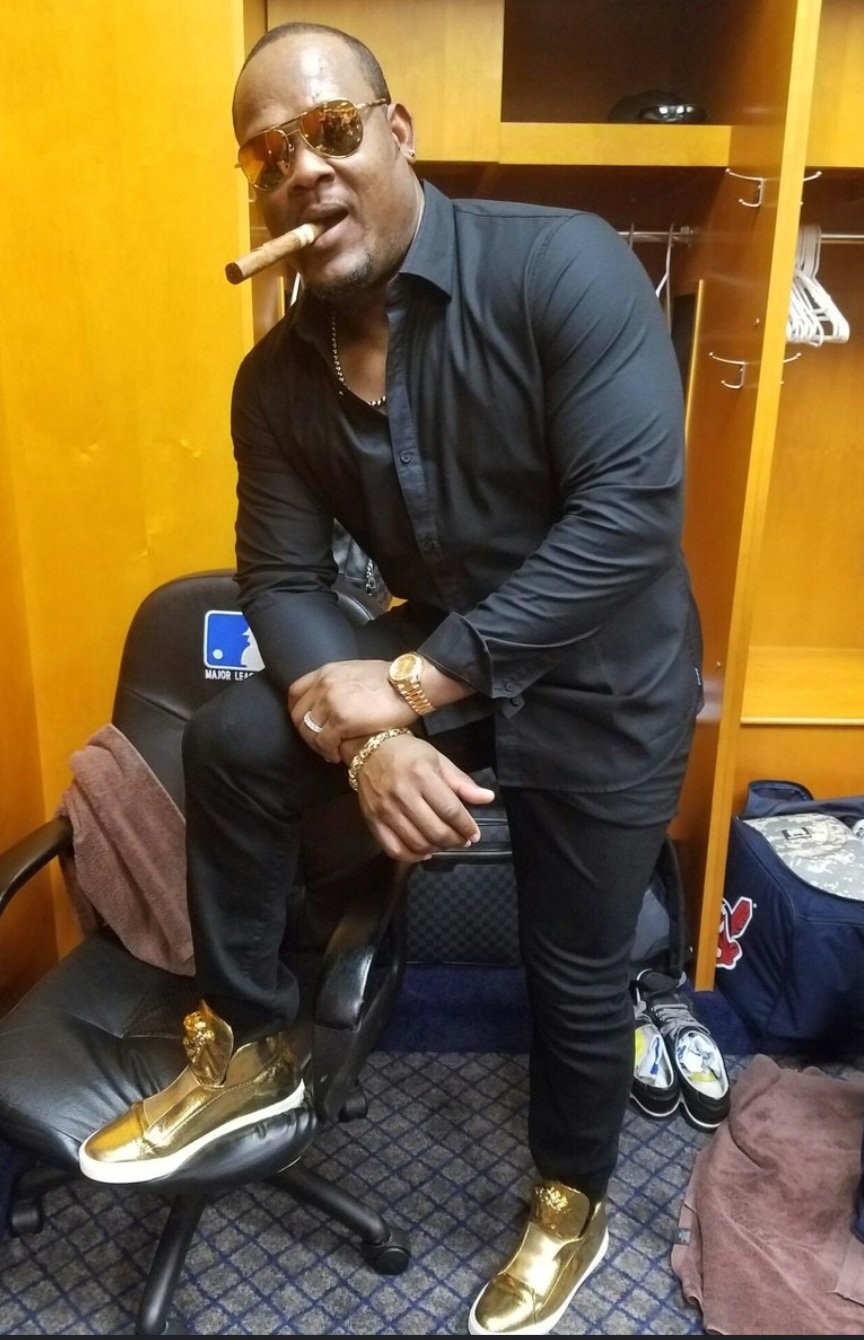 Happy birthday to Juan Uribe! Juan only played 73 games for us but true fans know the off-field impact he had. 