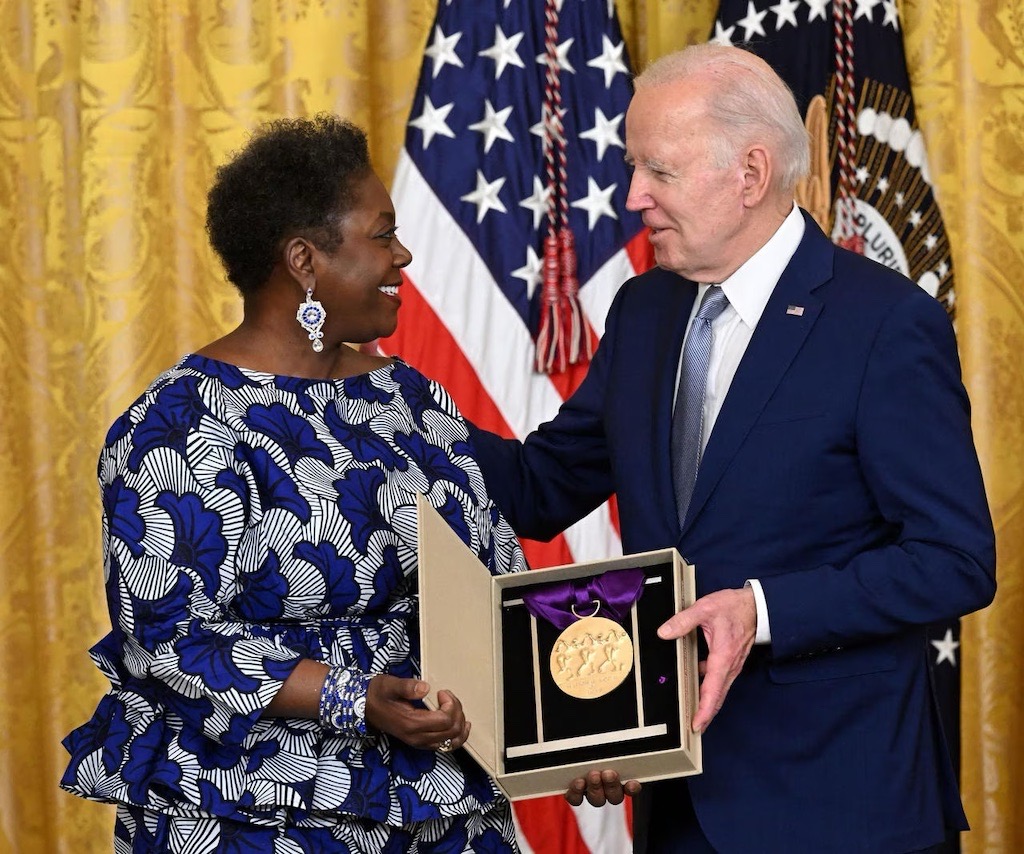 HowardU's tweet photo. Congratulations to @DeniseIABD of the College of Fine Arts on receiving the 2021 National Medal of Arts! The medal is the most prestigious arts award given by the U.S. government. 
📰 | https://t.co/bGXC6DK6wz
📸 | Saul Loeb,  @GettyImages https://t.co/fBE5uPQY7F