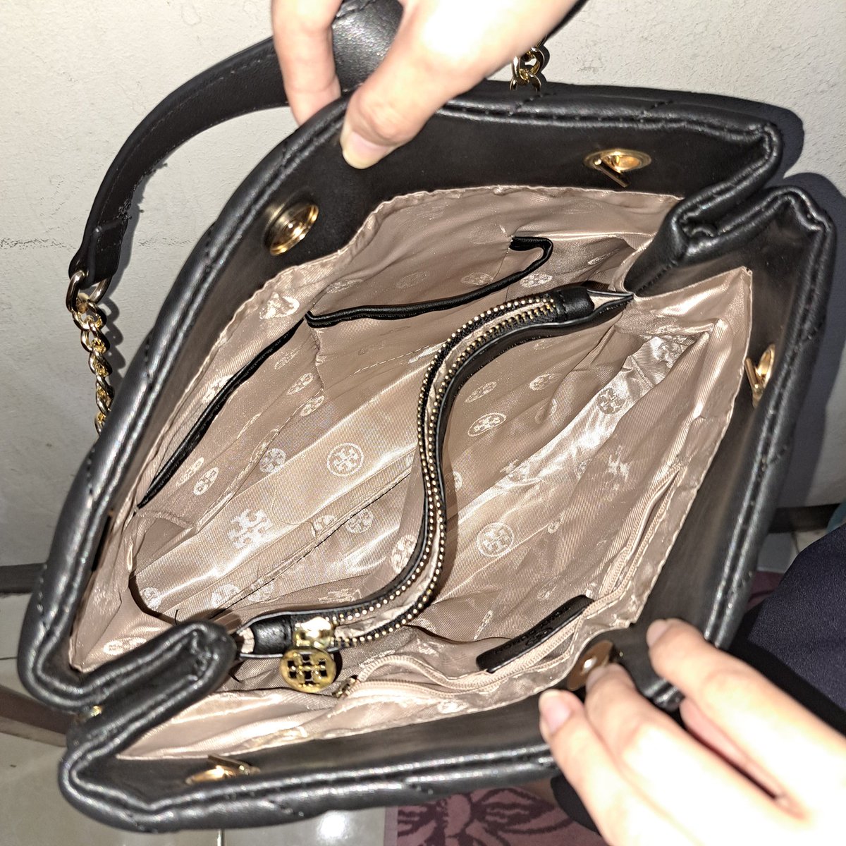 ilovydoy's tweet image. Jual tas Tory Burch
preloved, good condition, got totebag, original!
📍ina based (dom bandung)
💌dm for more!

#prelovedbag #jualtas #shoulderbag #jualtaswanita #taspreloved #tasoriginal