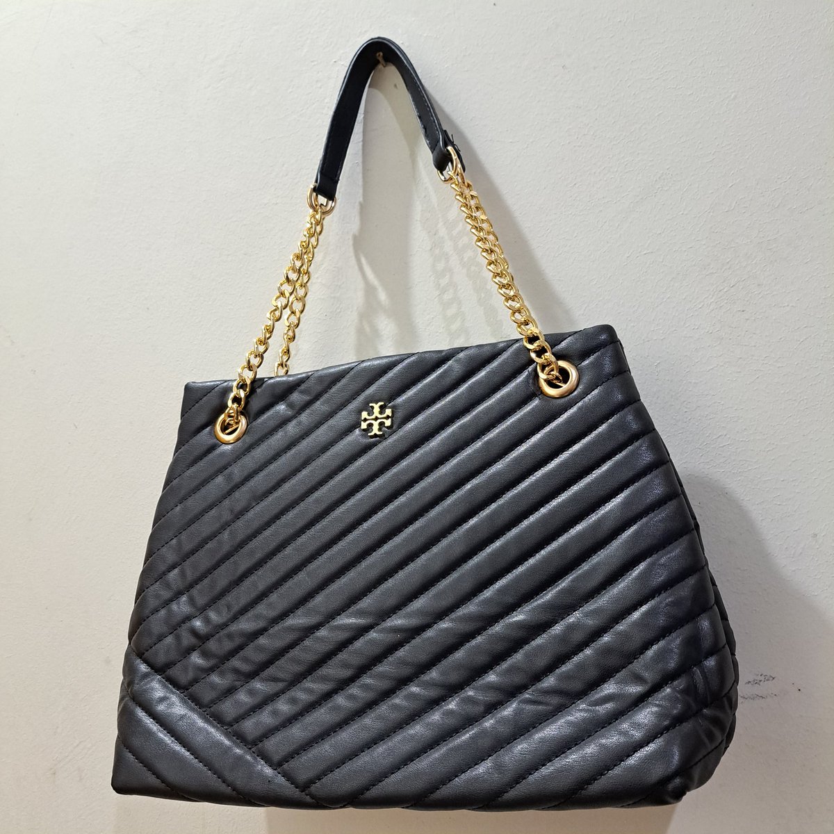 ilovydoy's tweet image. Jual tas Tory Burch
preloved, good condition, got totebag, original!
📍ina based (dom bandung)
💌dm for more!

#prelovedbag #jualtas #shoulderbag #jualtaswanita #taspreloved #tasoriginal