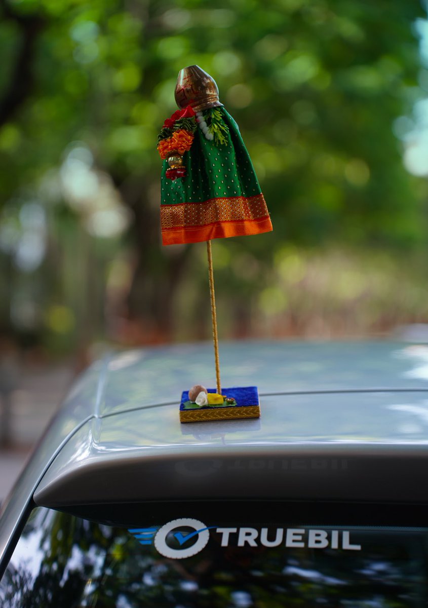 The gifts of spring 🌻
May the sweetness of jaggery and the brightness of the Gudi fill your life with happiness and prosperity #gudipadawa 💙

#Truebil