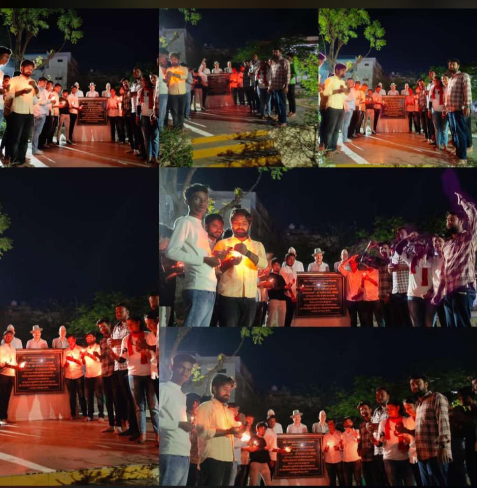 IntjarSfi's tweet photo. #SFI-DYFI 
*एसएफआई व डीवाईएफआई ने भगतसिंह, राजगुरु और सुखदेव के शहादत दिवस की पूर्व संध्या पर भगतसिंह राजगुरु सुखदेव की प्रतिमा पर मोमबत्ती जलाकर दी श्रद्धांजलि*
#sfi_झुंझुनूं
#JoinSFI
#Be_a_complete_student https://t.co/V9vajoLTA6