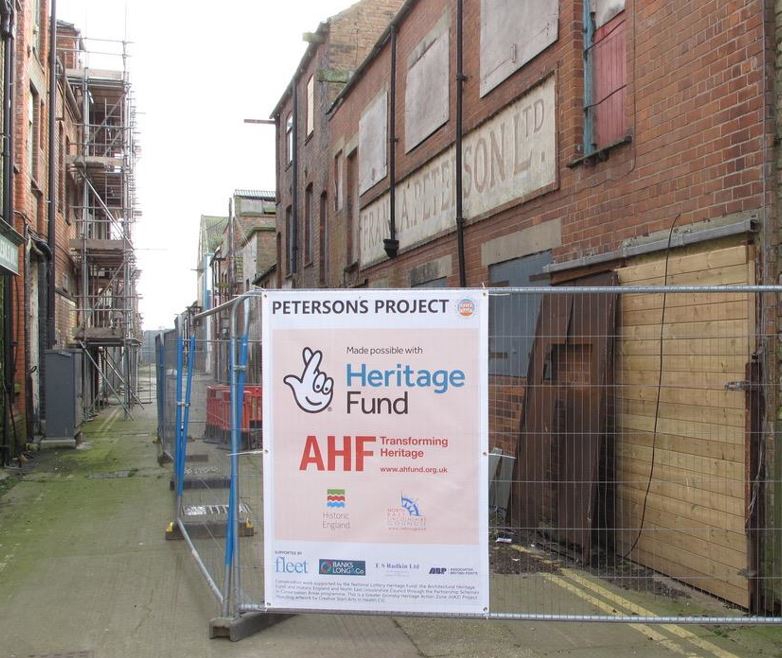 Don't take a fence - if we tell you work on restoring Peterson's Smoke House on #KasbahGrimsby Docks is progressing.
@HeritageFundNOR @ArchHFundEng @HE_Midlands
@NELCouncil #GrimsbyHAZ