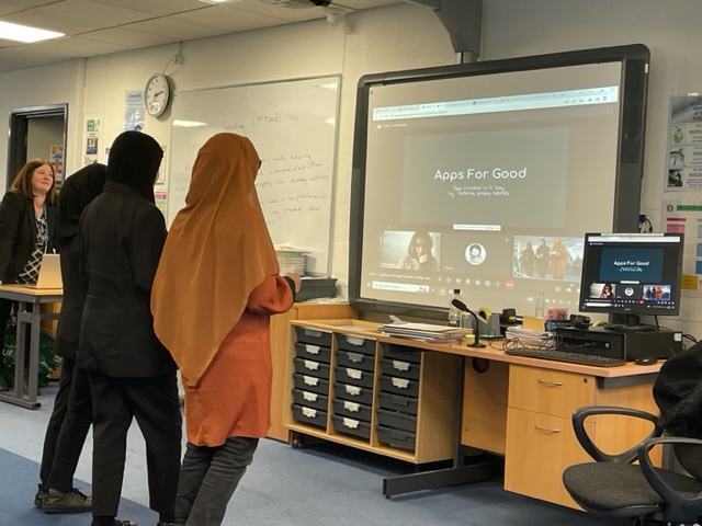 Challney_Girls's tweet image. A huge thank you to @darcyprior  for running the &apos;Apps in a Day&apos; course as part of Enrichment day today and also to industry expert Fabiana Guglielmi from @OVOEnergy ,who joined us as guest judge. Thanks to Mrs W for organising too! A great day had by all:) #technologyforlearning