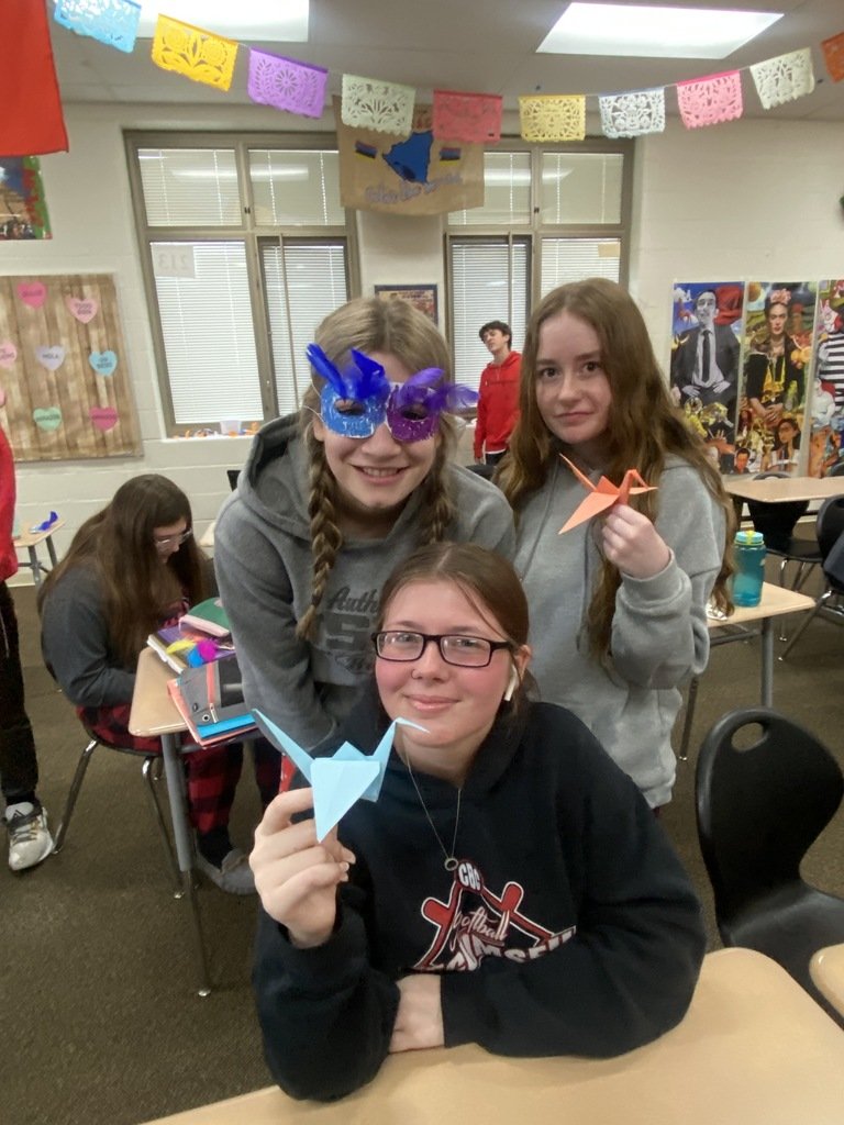 TippCitySchools's tweet image. It is World Language Week at Tippecanoe High School.  Students made Mardi Gras masks, Huichol yarn art,  and origami cranes.  #WEareTIPP #worldlanguageweek