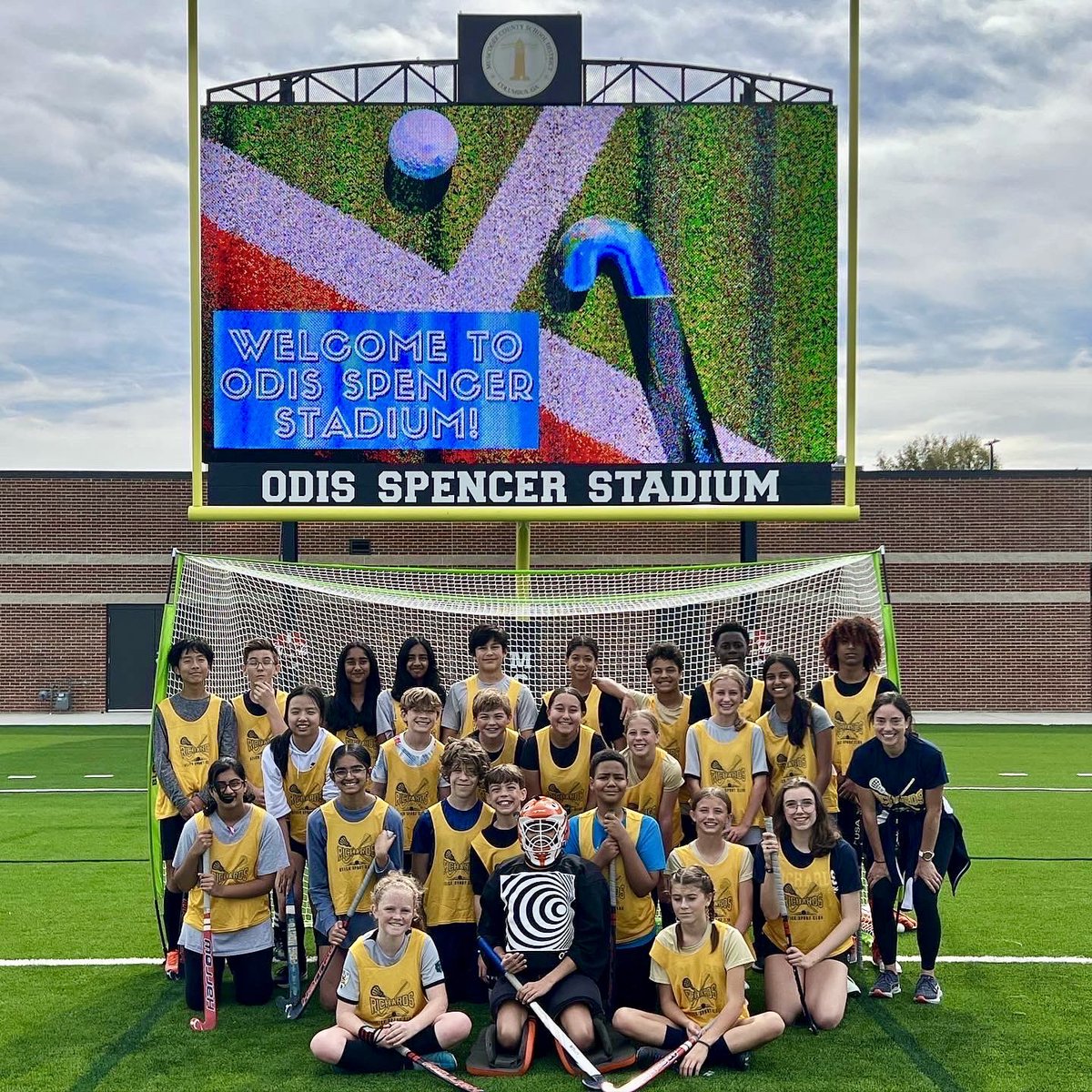 📣 Program Spotlight: ✨Richards Middle School Field 🏑 Team in Georgia ✨Led by Coach Andrea McCarthy, who has been a rockstar growing the game, 🙌🏽 they are the only school with a team in the state of Georgia 😀 Congrats to all the players for showing up and making it happen! 🌟