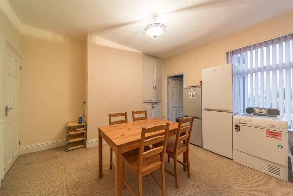 Abode_Lettings's tweet photo. Furnished double room available in House of Multiple Occupancy, bills included‼️
https://t.co/t3fH2zpeKh https://t.co/N40OMtEvlj