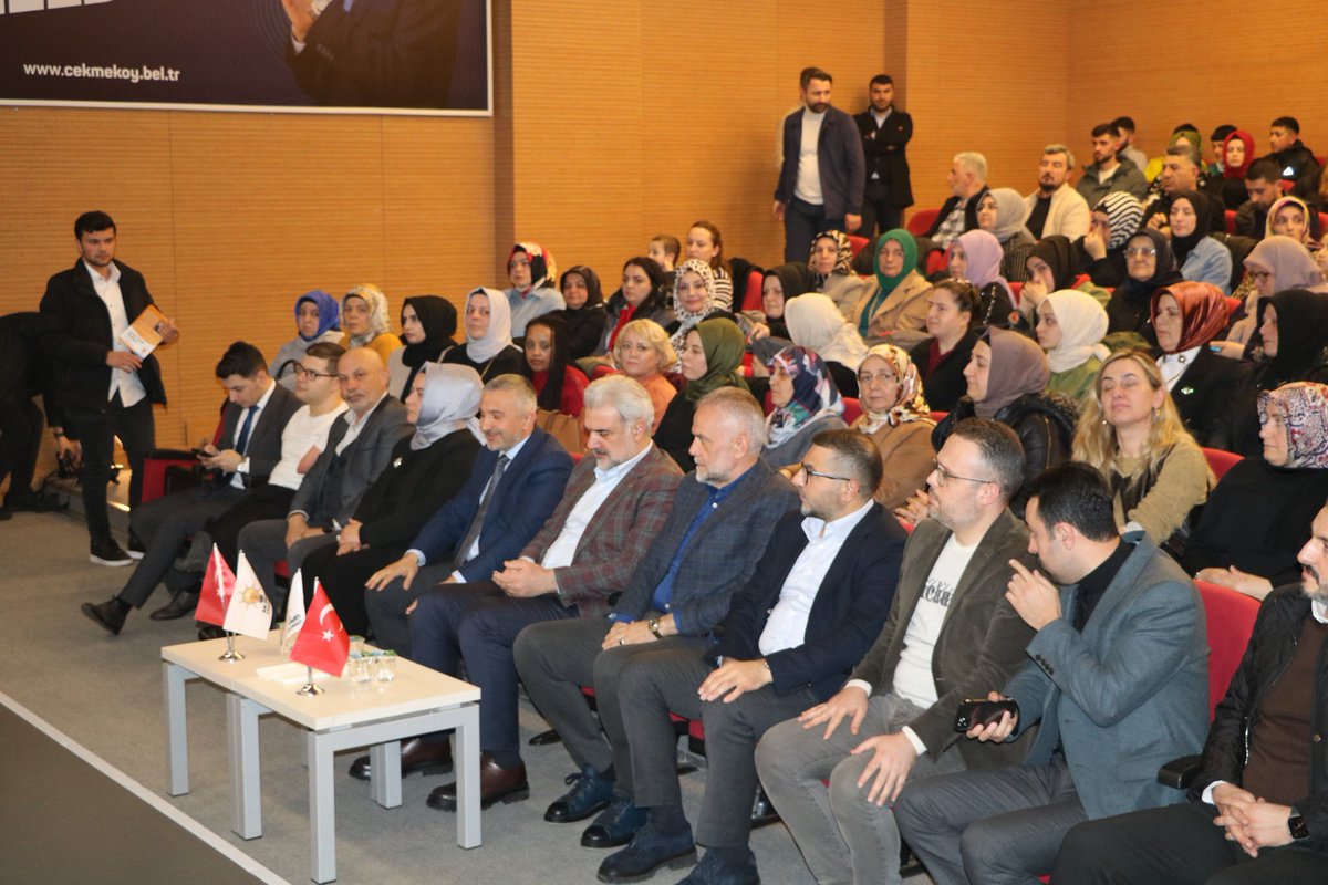akiniilhan's tweet photo. İl Başkanımız @osmannnurika'nın teşrif ettiği, Belediye Başkanımız @AhmettPoyraz, Belediye Başkan Yardımcılarımız, Üç Kademe YK Üyelerimiz, Meclis Üyelerimiz ve Mahalle Başkanlarımızın katılımı ile Genişletilmiş İstişare Toplantımıza başladık.

İnanıyoruz ve başaracağız. https://t.co/whPWz3dJNh