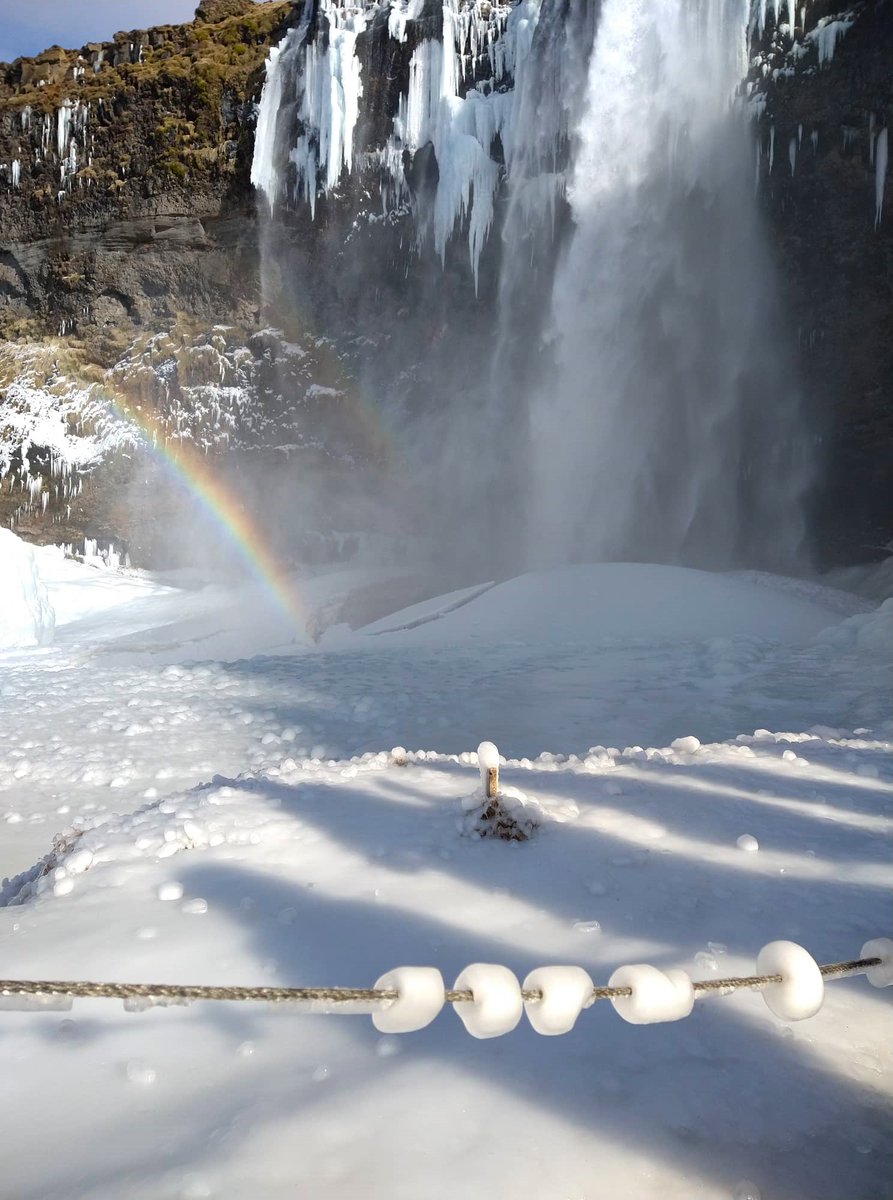 IcelandBus's tweet image. Beads of ice at Seljalandsfoss 🧊

📸 by Alain Corbeau

#iceland #waterfall #seljalandsfoss