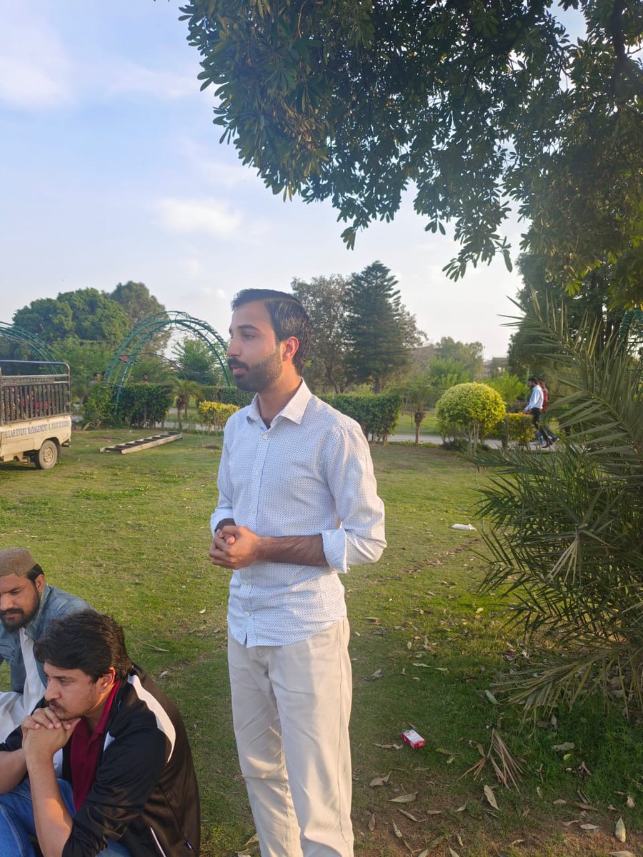 FrontStudents's tweet photo. (2/5)
مقررین نے موجودہ عہد میں بھگت سنگھ کے نظریات پر چلتے ہوئے طلبا سیاست کو منظم کرنے پر زور دیا۔ آج اس نظام کے بحران اور سیاسی گھٹن کے اندر ایک متحرک طلبا سیاست ہی نجات کا واحد ذریعہ ہے۔ https://t.co/qJkcFiMqpg