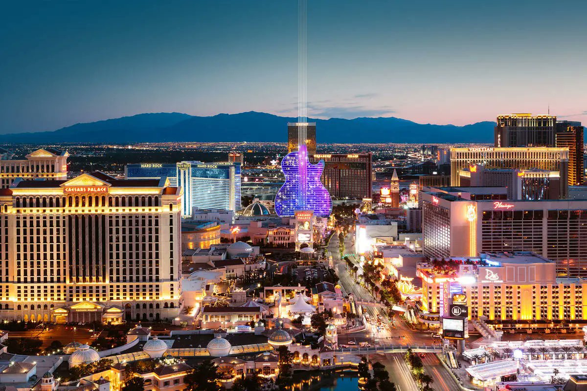 Bringing @HardRockHotels to the Las #Vegas Strip.

#ClarkCounty Commissioners just approved permits and designs for the plan on the current site of the @TheMirageLV volcano.

The existing tower will remain and a new 660 feet tall guitar shaped tower with 600 suites will be built.