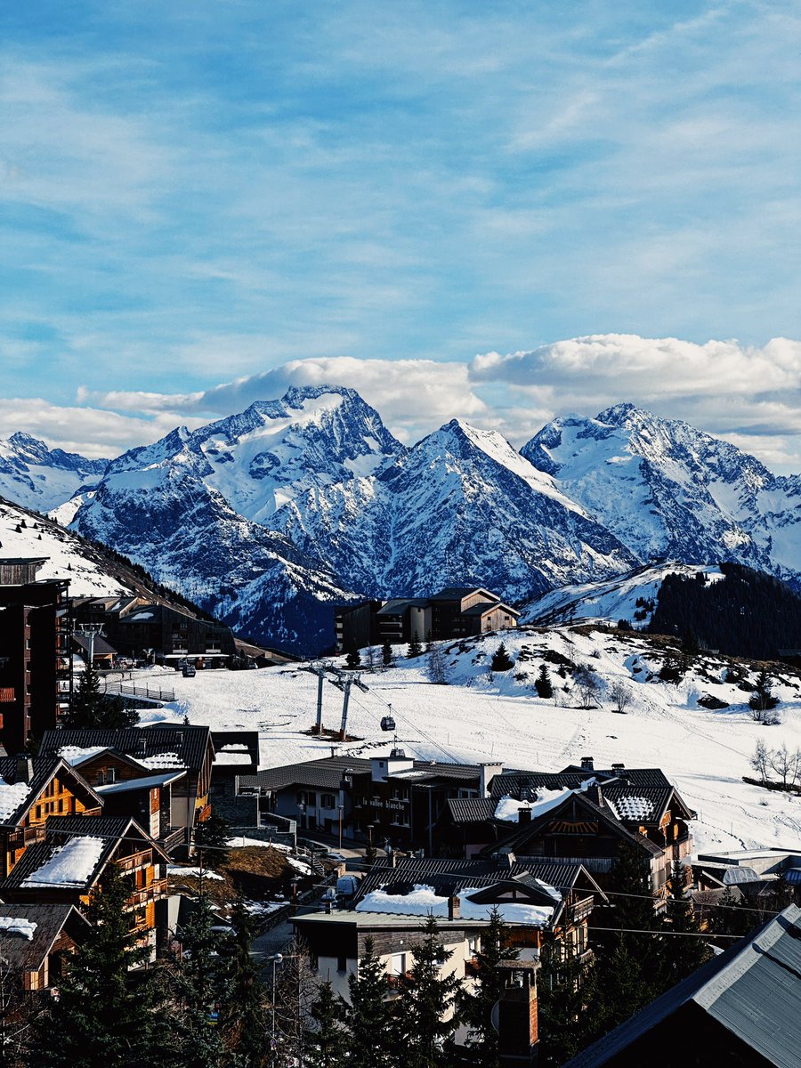 asketchyfish's tweet photo. Another day in the French alps… https://t.co/E7URg9BTnZ