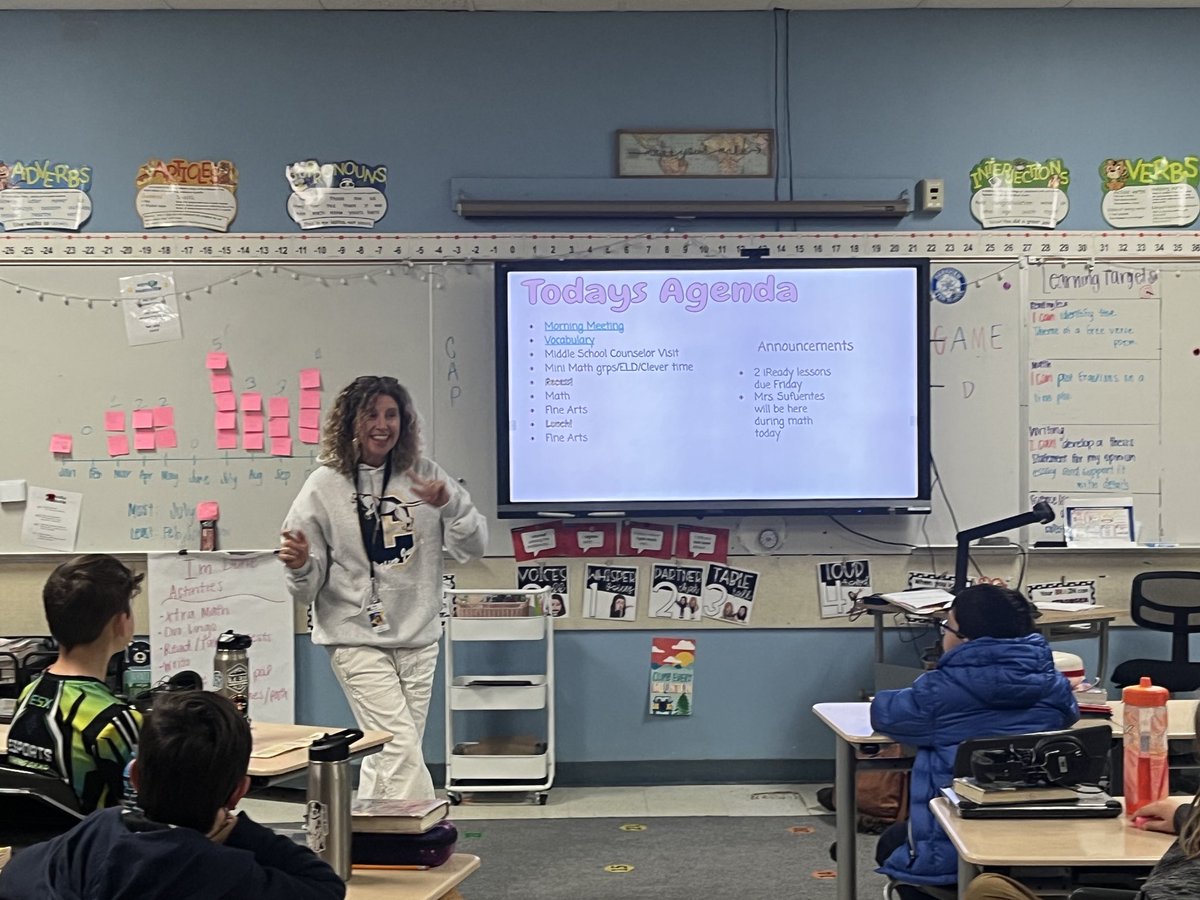ParkviewStem's tweet photo. Our 5th graders are getting pumped up to become Gators, Panthers and Pioneers next year #Parktastic #ParkviewSTEM https://t.co/wfe6bKG6No