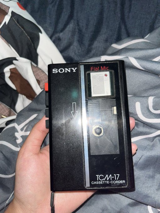 K_MNF077's tweet photo. ขาย Sony TCM-17
เล่นปกติ ระบบเสียง mono
ทำความสะอาด ล้างสนามแม่เหล็กหัวเทป
กรอปกติ 
เปิดฝาหน้าเล่นได้
ระบบเสียงโมโน เปิดสุดได้
ใช้ถ่าน AA 2 ก้อน

1000บาท ส่งฟรี ต่อราคาได้
แถมแจ็คแปลง Mono to stereo อย่างดี #เครื่องเล่นเทป #เทปคาสเซ็ท #เทปเพลง #เครื่องเล่นแผ่นเสียง https://t.co/DY1h1TtRxp