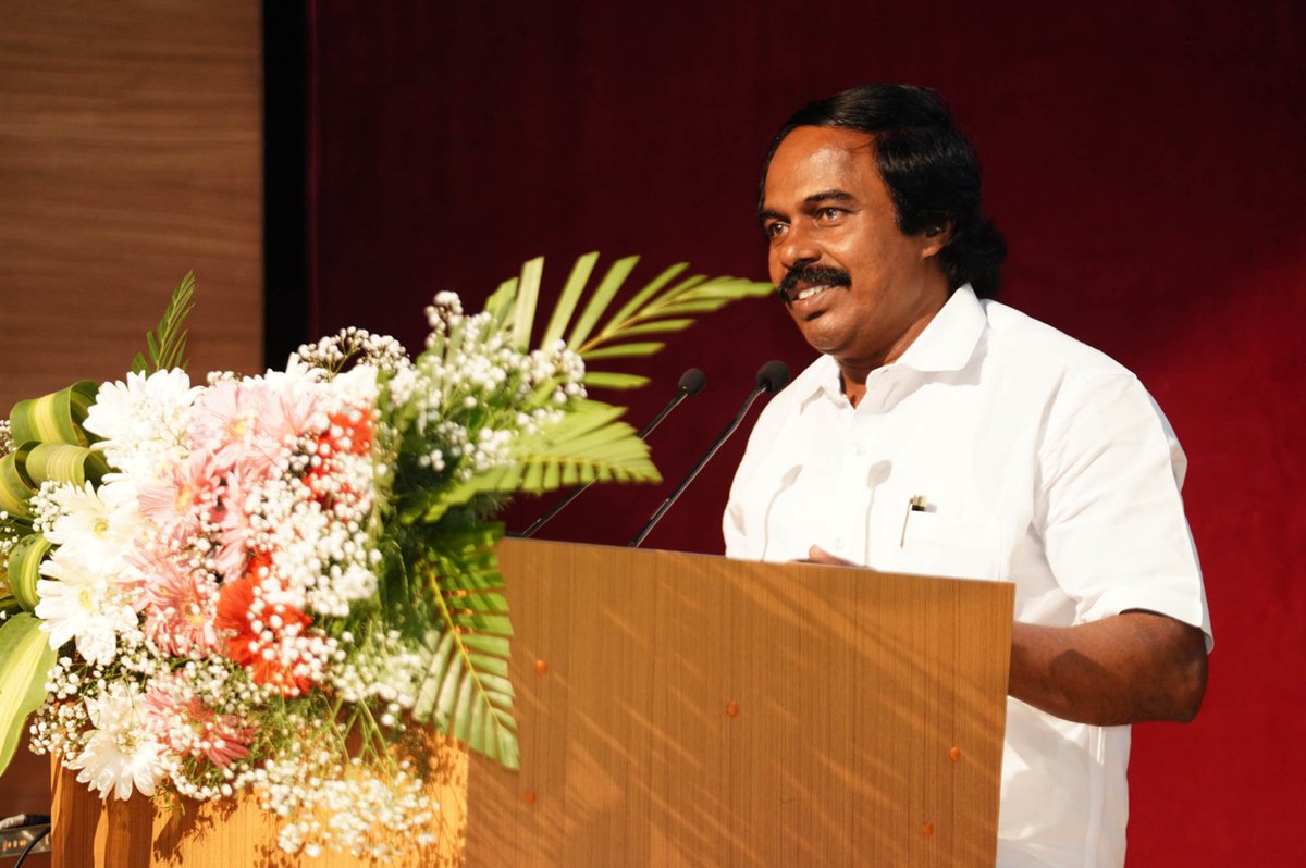 Manothangaraj's tweet photo. Delighted to be a part of Umagine Chennai's curtain raiser at IIT Research Park. The event was an insightful one with a presentation about Tamil Nadu's tech potential and global cooperation.
#TamilNaduIT #Techforcommonman #UmagineChennai
#IITResearchPark https://t.co/6MhT5HMUeE