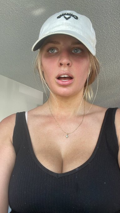 Watch NeedyNovember's leaked NSFW photo on TwXstars