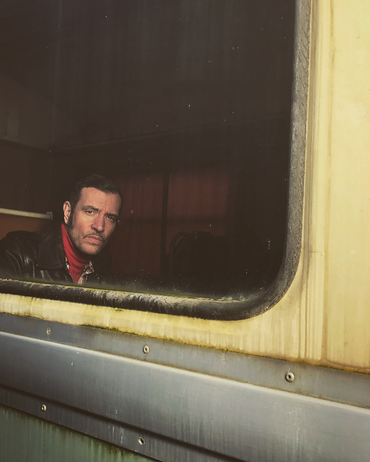 Mon prochain #clip sortira le 29.03.23 ! 🙌🙌
#videoclip #musique #contrebasse #Naudin #DjSpaig