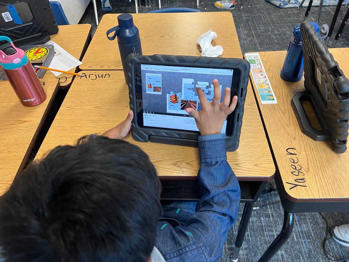 1stGradeMsKemp's tweet photo. 🎉🎊My students not only cracked the digital breakout for Rasheed in Vowel Town, but they also had a blast doing it! So proud of their enthusiasm and dedication to solving challenging puzzles🧩📱 @ashleysonkin  thanks for co-teaching! #proudteacher #digitalbreakout #VowelTown https://t.co/NKm2qPcEuo