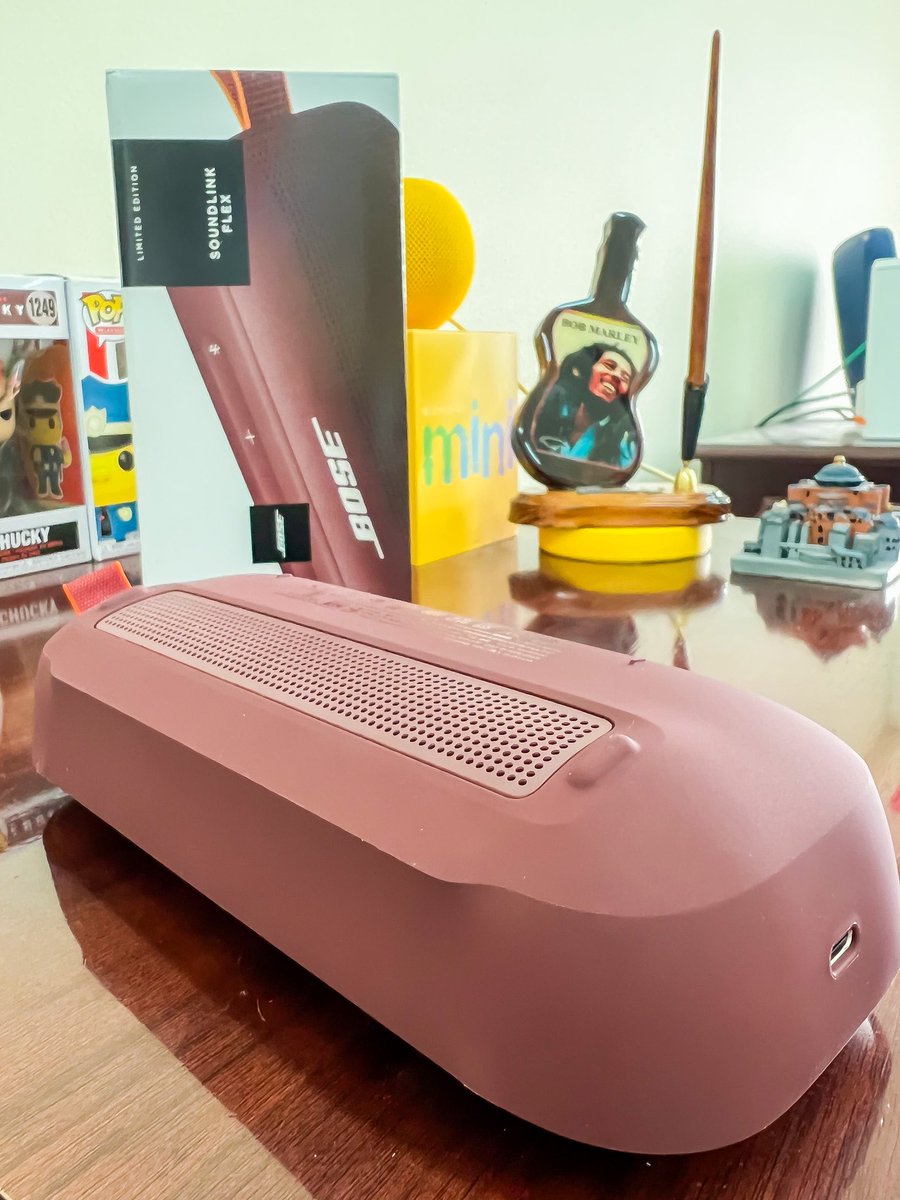 iTweetMagazines's tweet photo. The BOSE SoundLink Flex 🔊 🅱️
.
.
.
.
Just got my hands on the Bose SoundLink Flex and I'm blown away by its amazing sound quality! The carmine red color is the icing on the cake. #BoseSoundLinkFlex #AmazingSound #CarmineRed https://t.co/Lh54MlKGyP