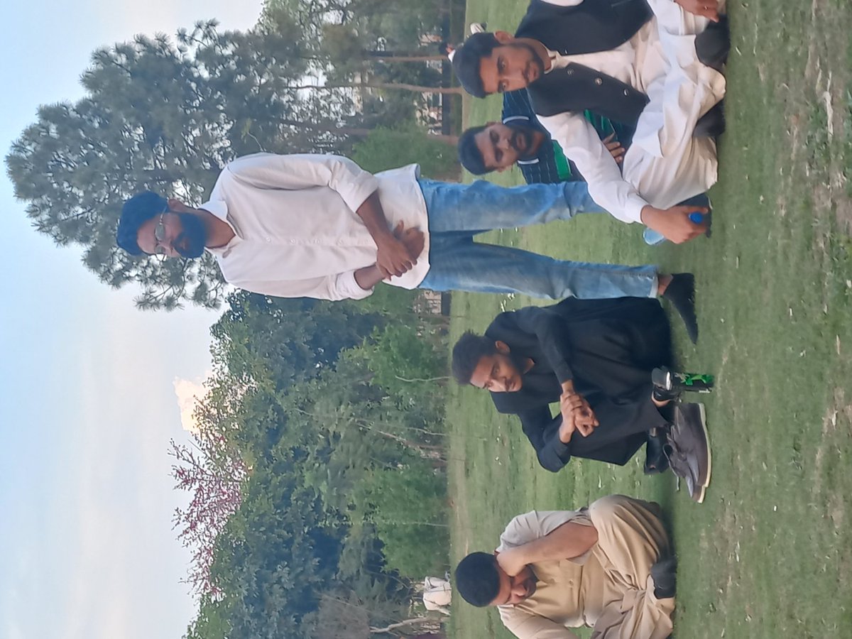 FrontStudents's tweet photo. (3/5)آج کا سٹڈی سرکل ایک خوش آئیندآغاز ہے اور آنے والے دنوں میں اس عمل کو وسیع پیمانے پر پھیلایا جائے گا۔ پروگرام کے آخر میں طلبا کے تین بنیادی مطالبات کو لے کر مشرکہ کیمپٸین کے آغاز اعلان کیا گیا۔ https://t.co/Gn7ZN9BtYD