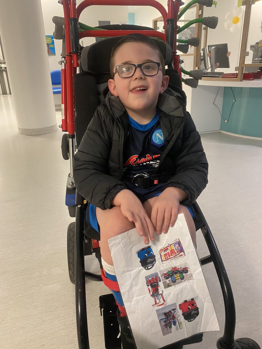 jaxons_chance's tweet photo. Gait analysis today, so hard watching him struggle when he was barefoot and so high on his toes 😥still kept his smile tho 🥰❤️💪#gaitanalysis #cerebralpalsy #jaxonschancetowalk #alderhey #alderheychildrenshospital #liverpool #spasticdiplegia #SDR #sdrchangeslives https://t.co/wi8TrsK93k