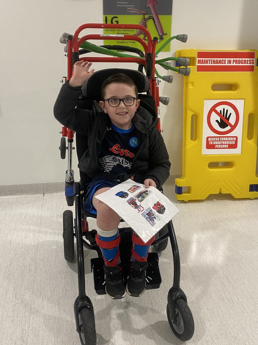 jaxons_chance's tweet photo. Gait analysis today, so hard watching him struggle when he was barefoot and so high on his toes 😥still kept his smile tho 🥰❤️💪#gaitanalysis #cerebralpalsy #jaxonschancetowalk #alderhey #alderheychildrenshospital #liverpool #spasticdiplegia #SDR #sdrchangeslives https://t.co/wi8TrsK93k