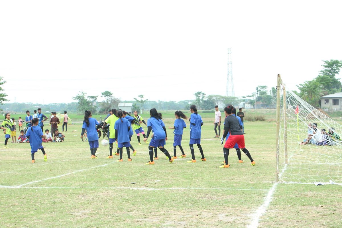 BadabonS's tweet photo. @BadabonS girls movement to combat early marriage by facilitating girls football team at Keranjganj. #girlsrights #collectiveactions #feministmovements https://t.co/9H8EOOnyIo
